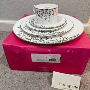 Kate Spade & Lenox Gardner street platinum 5 piece china set Set
